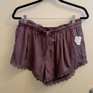 NWT Melrose & Market - SM Gray Lace Trim Shorts